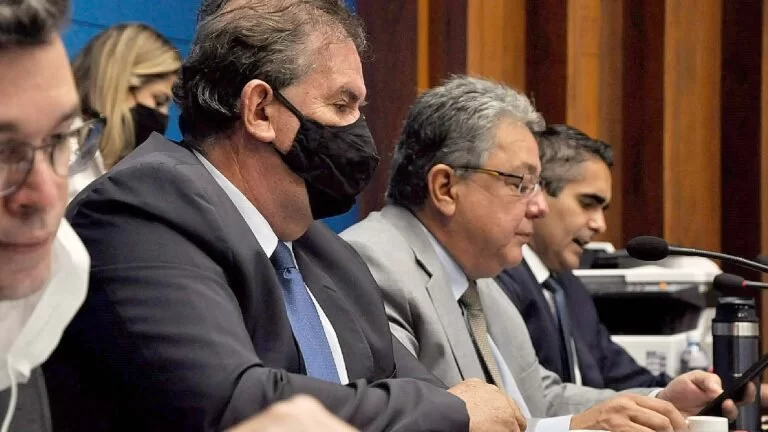 Ato prorroga algumas medidas e estabelece a volta do trabalho presencial na ALEMS