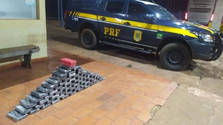 PRF apreende 77Kg de cocaína em ar-condicionado de ônibus que saiu de Corumbá
