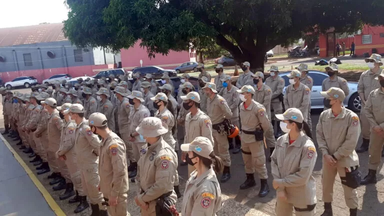 Mais 100 militares do Corpo de Bombeiros vão reforçar combate aos incêndios no Pantanal