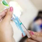 Brasil recebe primeiro lote de vacinas bivalentes contra covid-19