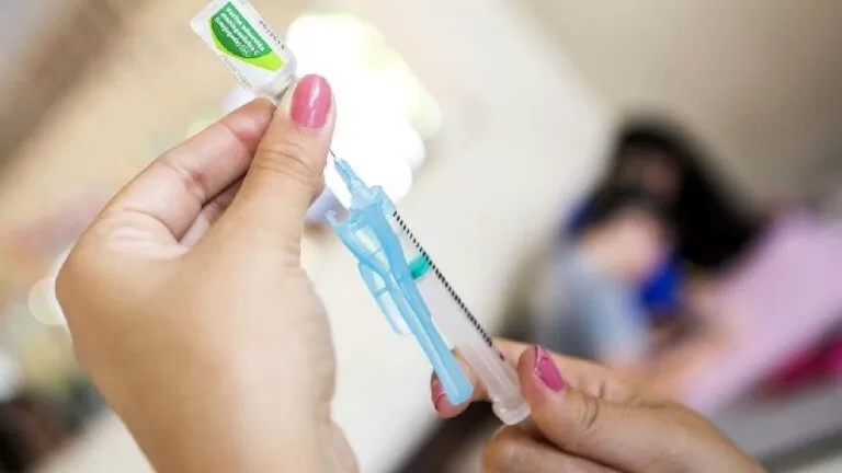 Municípios já podem aplicar 4ª dose de vacina em pessoas com alto grau de imunossupressão