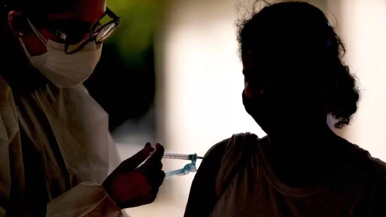 Covid-19: Brasil tem mais de 200 milhões de doses de vacinas aplicadas