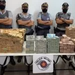 Polícia de SP encontra quase R$ 12 milhões em fundo falso de carreta com placas de MS