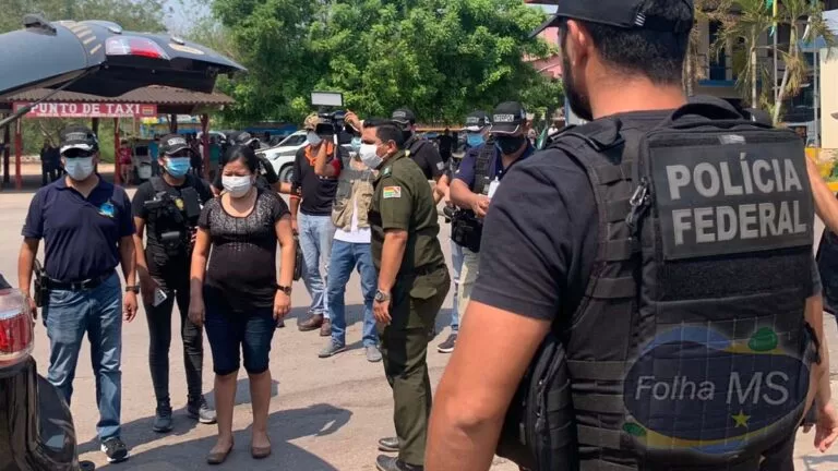 Líder de grupo que enviava cocaína da Bolívia ao Brasil é entregue à Polícia Federal