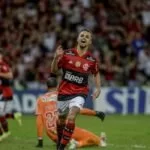 Brasileiro: Flamengo vence Atlético e mantém sonho pelo título