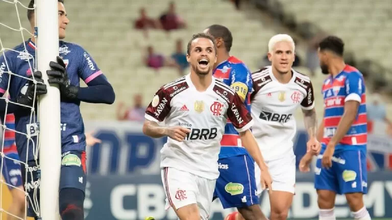 Flamengo vence Fortaleza e se isola na vice-liderança do Brasileirão