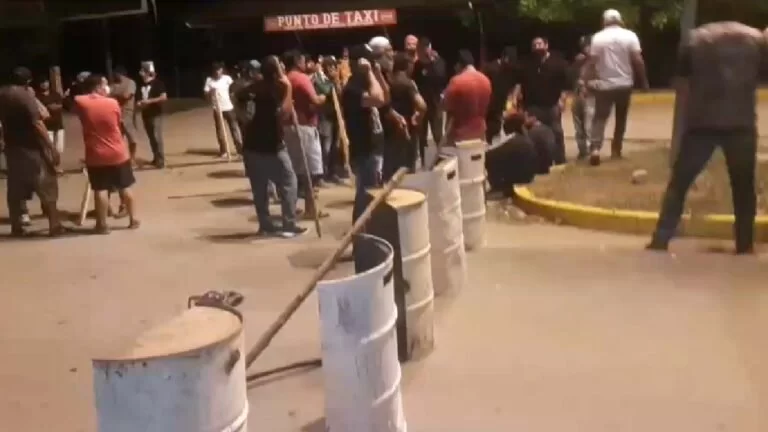 Manifestantes fecham fronteira entre Brasil e Bolívia por 24 horas