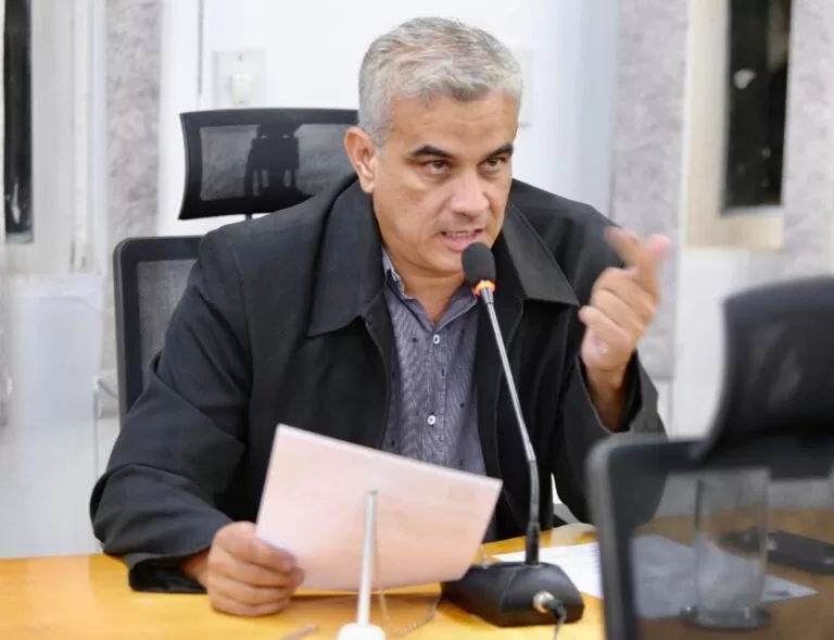 Vereador reivindica serviços de manutenção do sistema de iluminação pública da Cacimba