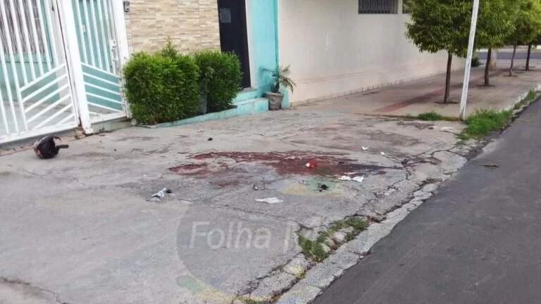 Desentendimento em tabacaria acaba com homem esfaqueado no centro de Corumbá