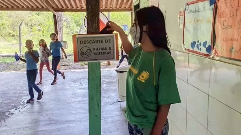 Estudantes da Extensão “Paiolzinho” fazem trabalho sobre descarte de lixo eletrônico