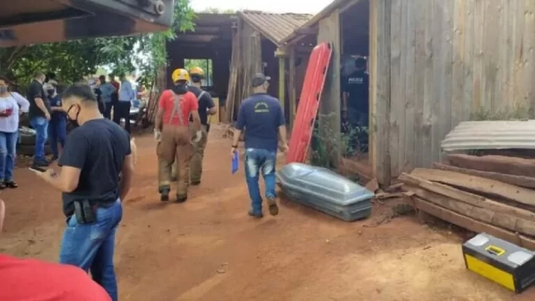 Homem mata esposa e filha e vive com os corpos em decomposição por 4 meses na fronteira