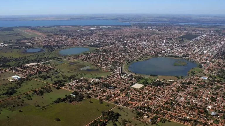 Três Lagoas: Professora é afastada após denúncias de injúria racial “seu pai é pretinho”