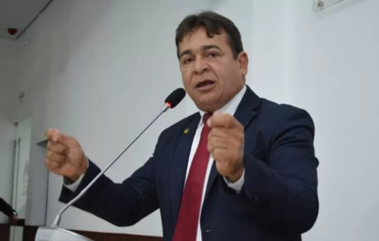 Vereador de Fortaleza Ronivaldo Maia passa carro por cima de mulher e é preso por tentativa de feminicídio