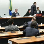 Congresso aprova Orçamento de 2022 com reajuste a policiais e R$ 4,9 bi para campanhas eleitorais