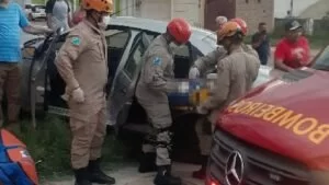 Leia mais sobre o artigo Homem fica ferido em colisão entre veículos no centro de Corumbá