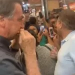 Bolsonaro vai ao Mercadão e come pastel tradicional de Campo Grande | vídeo