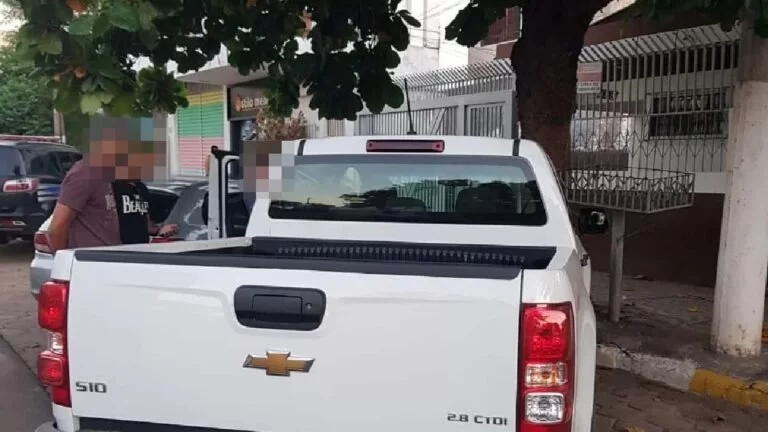 Polícia Civil recupera caminhonete furtada que seria vendida na Bolívia