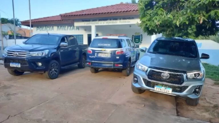 Mulher é atropelada ao se jogar de veículo em movimento para fugir da Polícia