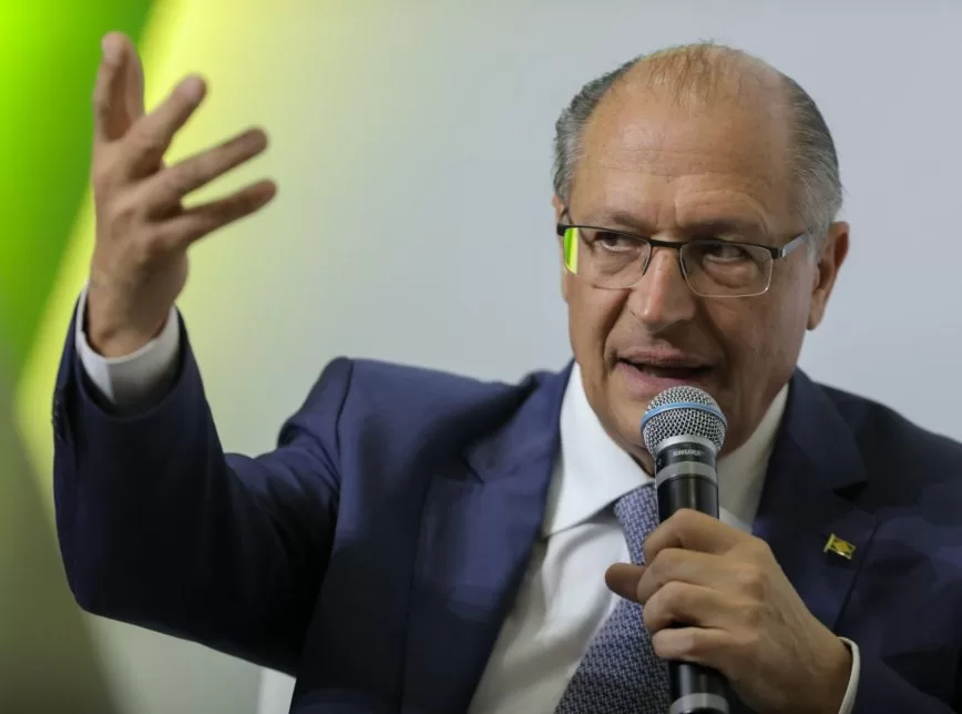 Você está visualizando atualmente Após 33 anos, Geraldo Alckmin anuncia saída do PSDB: “Tempo de mudança”
