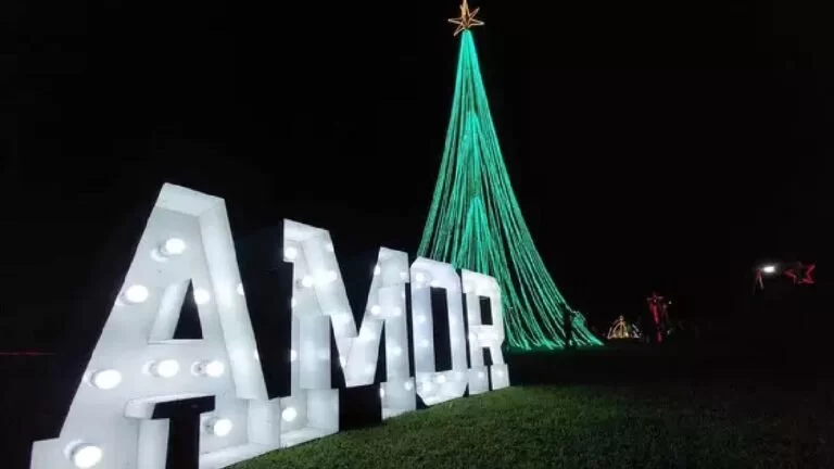 Com luzes LED, decoração natalina de Terenos encanta pelo capricho