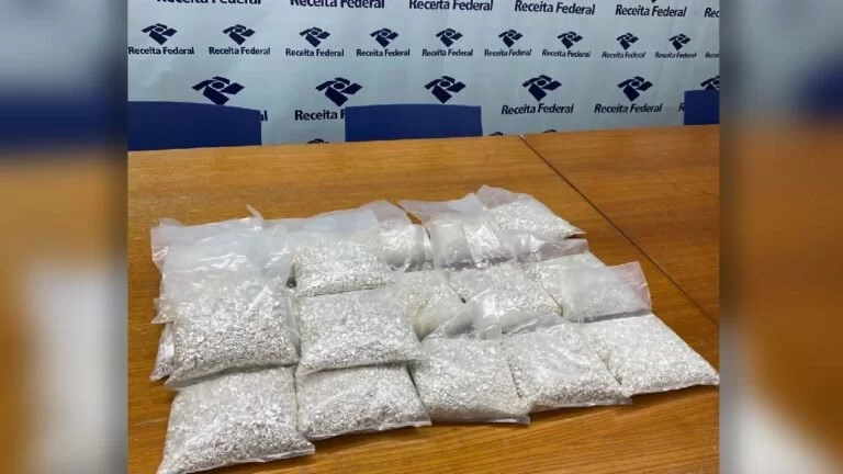 Leilão de Prata apreendida na fronteira arrecada quase R$ 2 milhões de reais