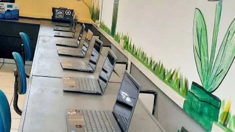 Evander inaugura Sala Digital em Escola Municipal de Corumbá
