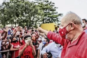 Leia mais sobre o artigo Pesquisa aponta chance de vitória de Lula no 1º turno