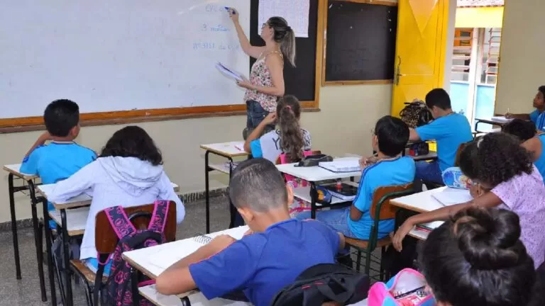 Campo Grande confirma retorno de aulas 100% presencial na rede municipal de ensino