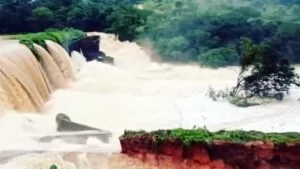 Leia mais sobre o artigo Com risco de rompimento de barragem, moradores deixam suas casas em MG