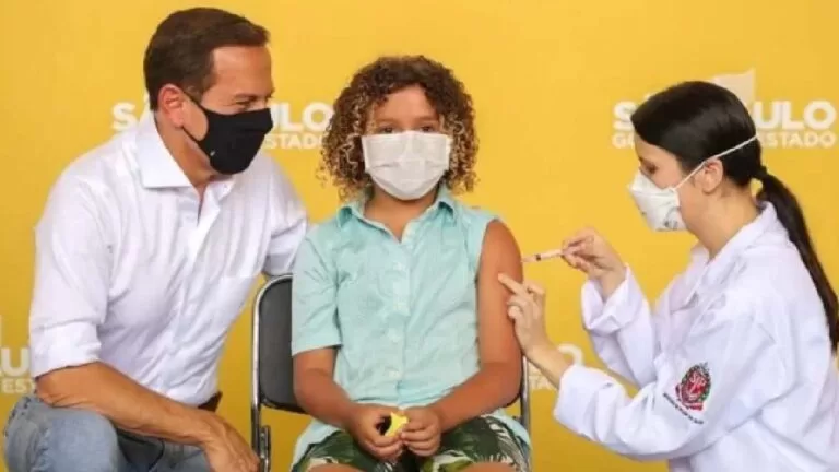 Anvisa libera CoronaVac para crianças e adolescentes entre 6 e 17 anos