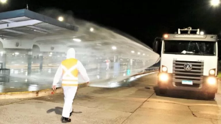 Prefeitura de Campo Grande realiza desinfecção dos terminais de ônibus