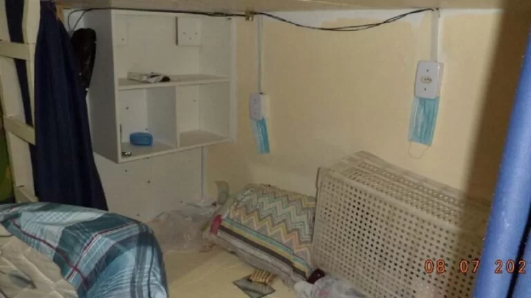 Operação prende servidores acusados de facilitar entrada de celulares em presídio de MS