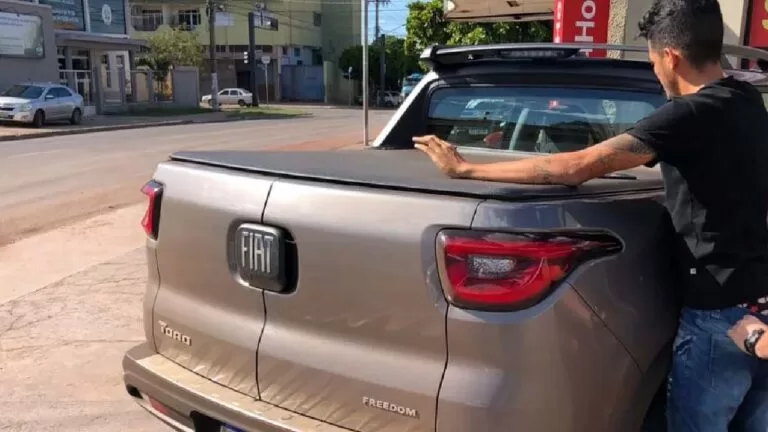 Casal é preso pela polícia civil de Corumbá ao tentar levar caminhonete furtada para Bolívia