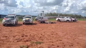 Leia mais sobre o artigo Operação policial apreende helicóptero com quase 250kg de cocaína