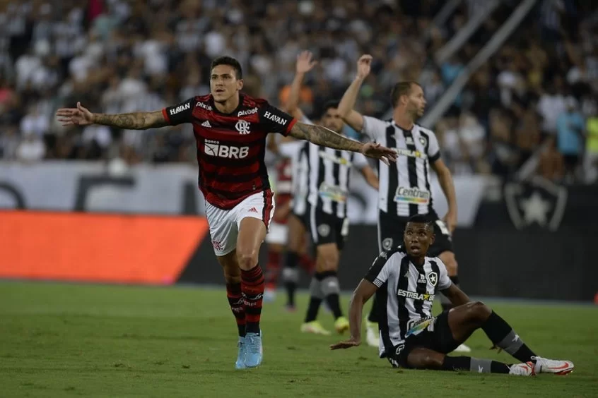 Você está visualizando atualmente Sob olhar de Textor, Flamengo domina Botafogo, vence e chega à 2ª posição