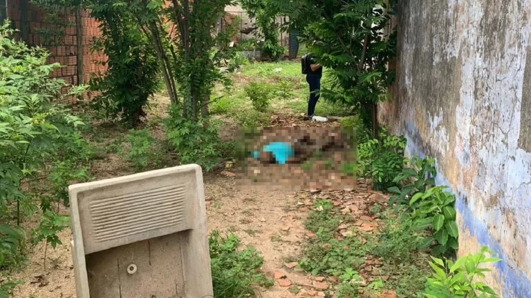 Mulher é presa suspeita de matar marido a facadas dentro de casa em Ladário