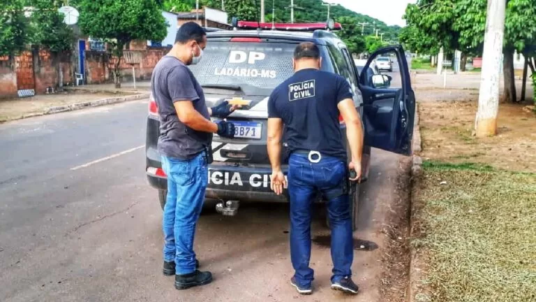 Polícia Civil apreende arma de fogo e prende quatro foragidos em Corumbá e Ladário