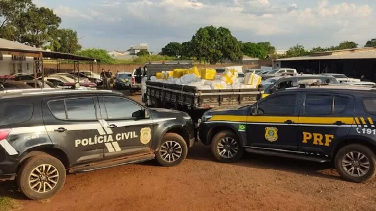 PRF e DENAR interceptam duas quadrilhas com 5,4 toneladas de maconha em MS