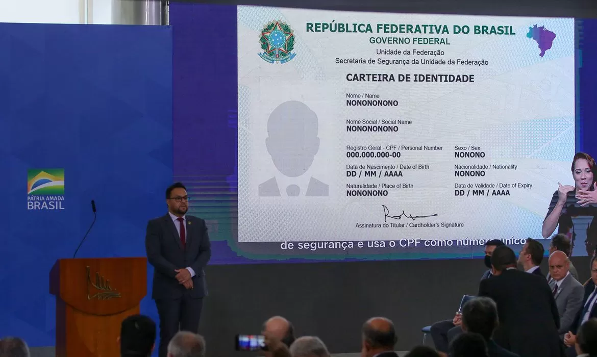 Você está visualizando atualmente Governo lança carteira nacional de identidade com registro único