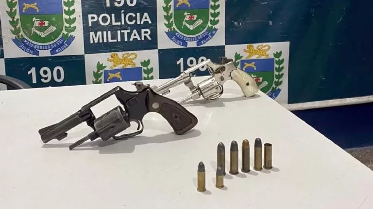 Rádio Patrulha prende homem com duas armas de fogo no Cristo Redentor