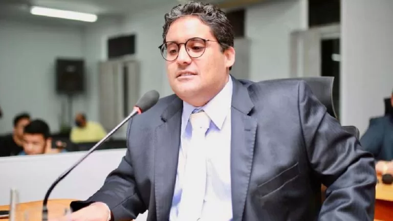 Vereador pede regularização de horários do transporte coletivo de passageiros