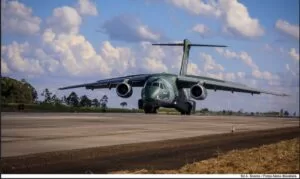 Leia mais sobre o artigo Avião da FAB que fará resgate de brasileiros decola hoje para a Polônia