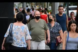 Leia mais sobre o artigo Fiocruz considera prematuro a liberação do uso de máscaras