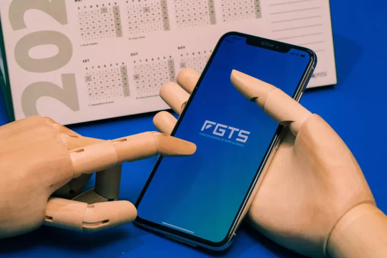 Site e app do FGTS falham e trabalhadores encontram saldo zerado
