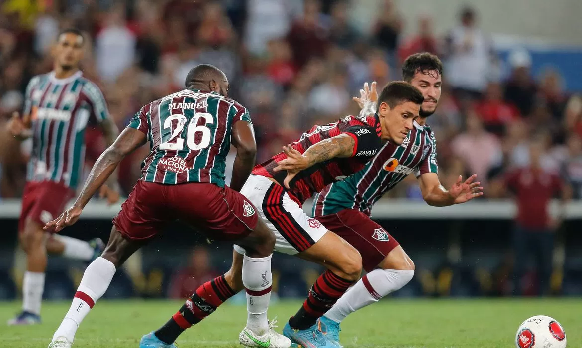 Você está visualizando atualmente Fluminense e Flamengo jogam no Maracanã pelo título do Carioca