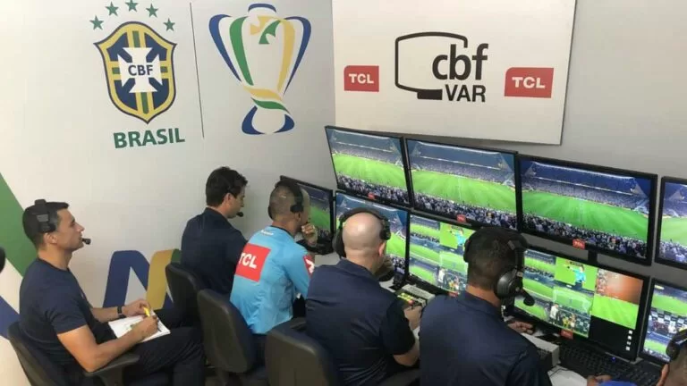 CBF demite chefia do VAR e mais nove em reformulação da arbitragem