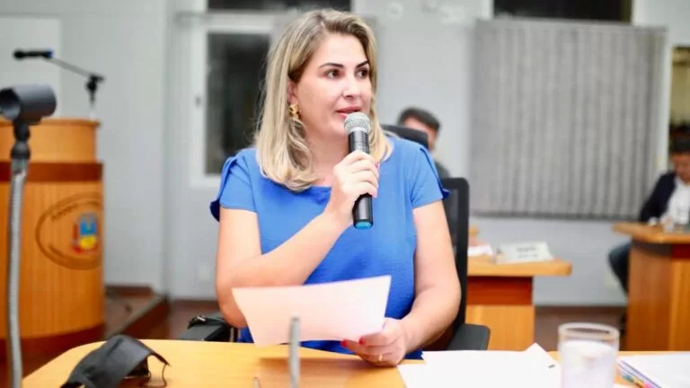 Vereadora cobra prefeitura por condições precárias de ruas em Corumbá  