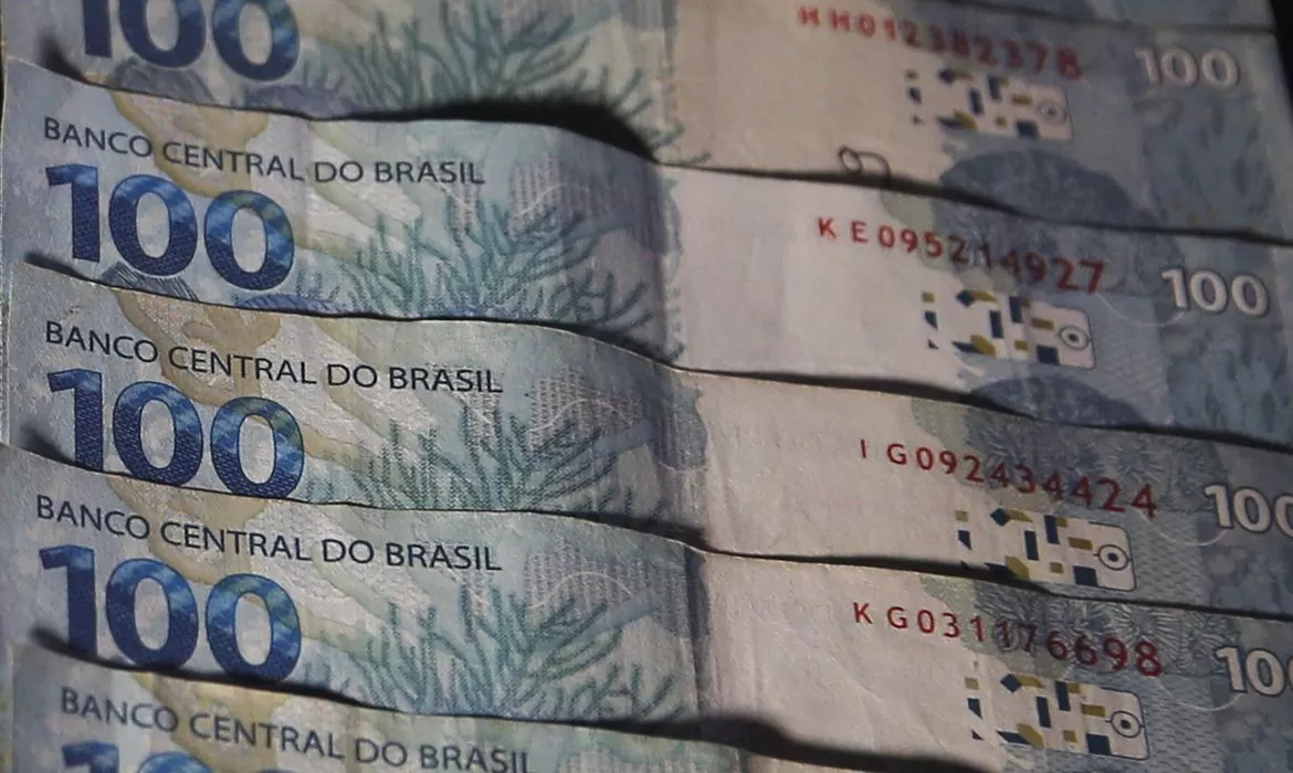 Você está visualizando atualmente Caixa paga Auxílio Brasil a beneficiários com NIS final 9