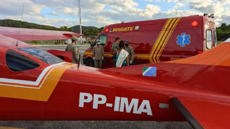 Bombeiros socorrem bebê debilitado em aldeia indígena no Pantanal