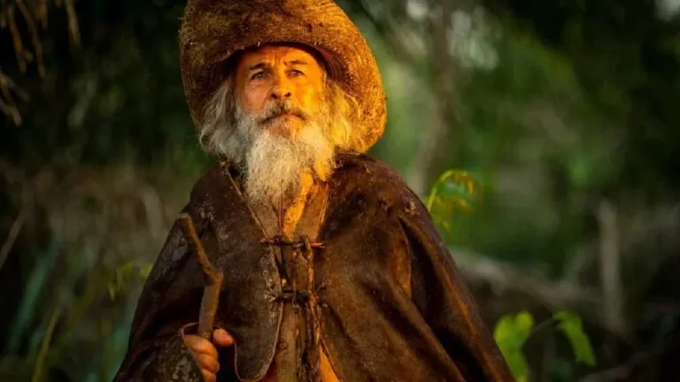 Velho do Rio vinga morte de Marruá e acaba com capanga que planeja morte de Juma